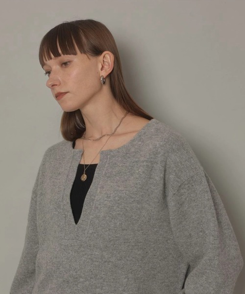 CADUNE（カデュネ）の「アクア深Vニット（ニット/セーター）」 - WEAR