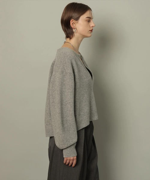 CADUNE（カデュネ）の「アクア深Vニット（ニット/セーター）」 - WEAR