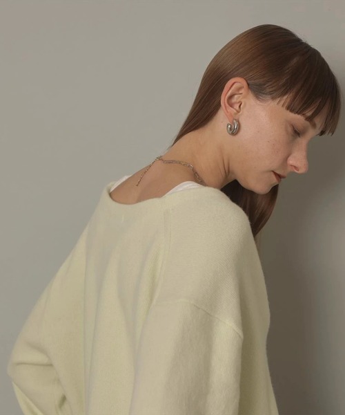 アクア深Vニット（ニット/セーター）｜CADUNE（カデュネ）の