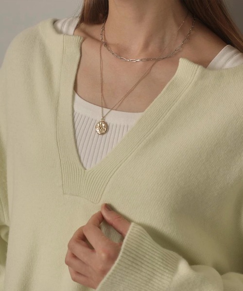 アクア深Vニット（ニット/セーター）｜CADUNE（カデュネ）の