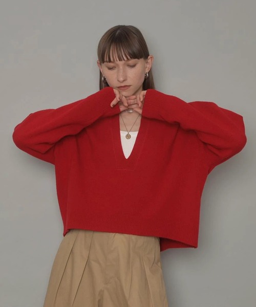 アクア深Vニット（ニット/セーター）｜CADUNE（カデュネ）の