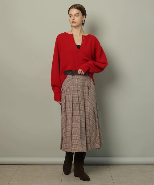 アクア深Vニット（ニット/セーター）｜CADUNE（カデュネ）の