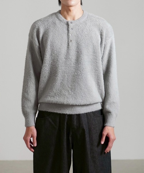 Chikashitsu +(チカシツプラス)の「【Chikashitsu +】henley neck hairy knit / 【チカシツプラス】ヘンリーネックヘアリー長袖ニット(ニット/セーター・メンズ・アイボリー/グレー/ベージュ/ブラック/ネイビー・ONE SIZE)」の4枚目の写真