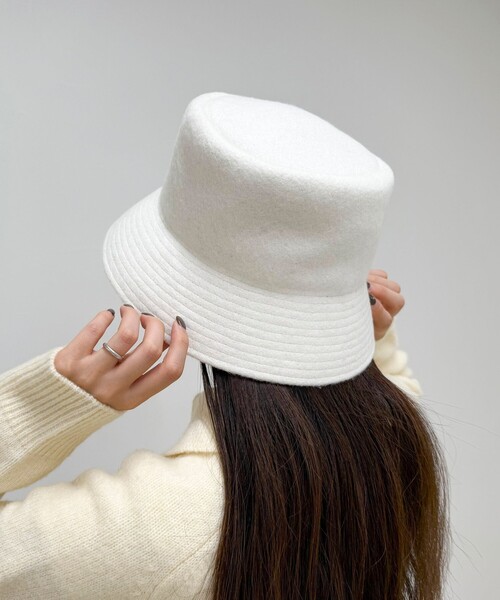 fredy emue(フレディエミュ)の「ステッチバスクハット(ハット・レディース・オフホワイト/ブラック・FREE)」の3枚目の写真