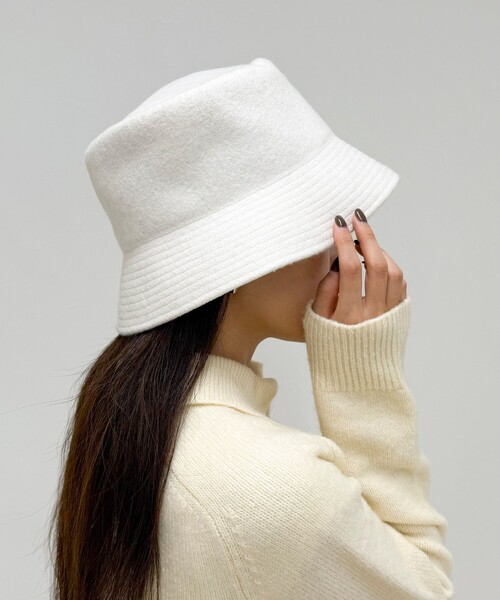 fredy emue(フレディエミュ)の「ステッチバスクハット(ハット・レディース・オフホワイト/ブラック・FREE)」の4枚目の写真
