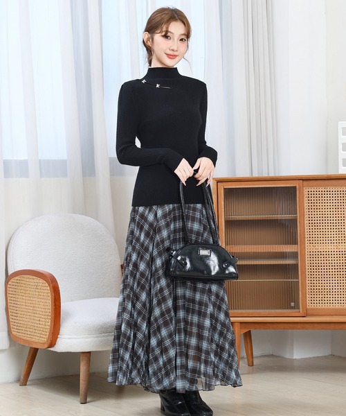 Anely(アネリー)の「プチハイネック カットアウト リブ ニット プルオーバー(ニット/セーター・レディース・チャコールグレー/ブラック/グレイッシュベージュ/ベージュ/ホワイト・FREE)」の7枚目の写真