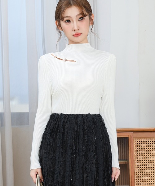 Anely(アネリー)の「プチハイネック カットアウト リブ ニット プルオーバー(ニット/セーター・レディース・チャコールグレー/ブラック/グレイッシュベージュ/ベージュ/ホワイト・FREE)」の18枚目の写真