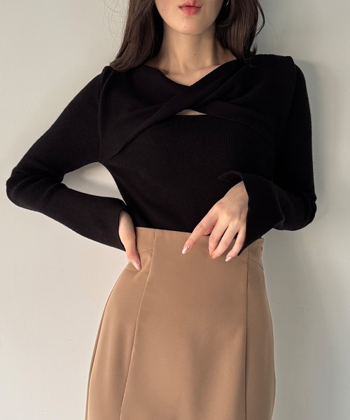 junoah(ジュノア)の「クロスドレープニットトップス(ニット/セーター・レディース・モカ/ブラック/アイボリー・MEDIUM/LARGE)」の6枚目の写真