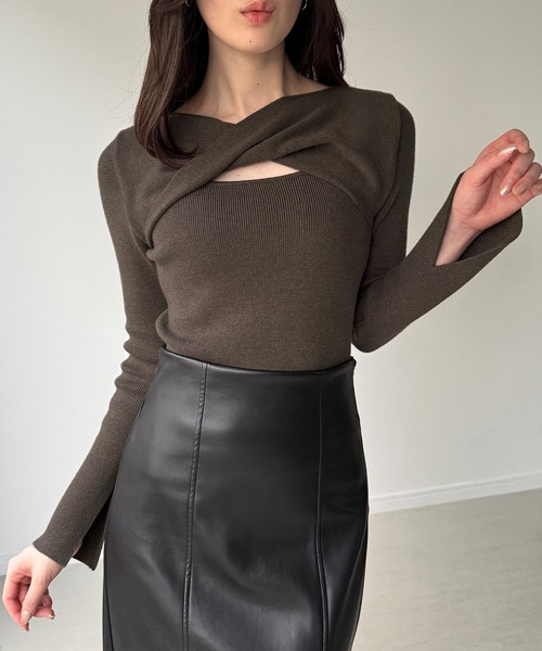 junoah(ジュノア)の「クロスドレープニットトップス(ニット/セーター・レディース・モカ/ブラック/アイボリー・MEDIUM/LARGE)」の8枚目の写真