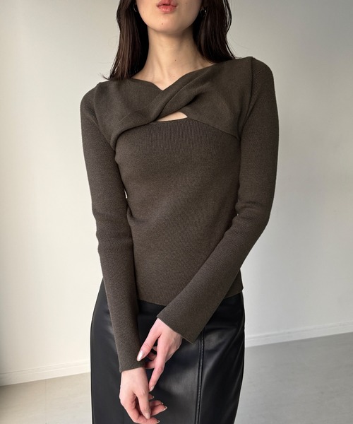 junoah(ジュノア)の「クロスドレープニットトップス(ニット/セーター・レディース・モカ/ブラック/アイボリー・MEDIUM/LARGE)」の10枚目の写真