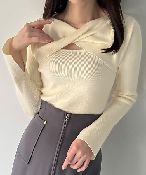 junoah(ジュノア)の「クロスドレープニットトップス(ニット/セーター・レディース・モカ/ブラック/アイボリー・MEDIUM/LARGE)」の11枚目の写真