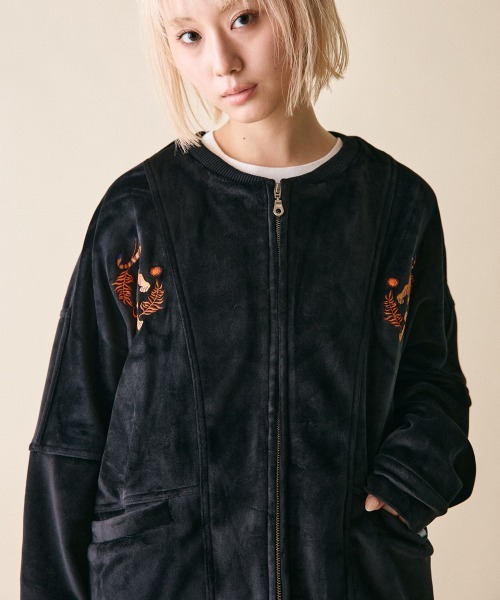 rehacer（レアセル）の「rehacer :  Dolman Wide Souvenir Jacket / ドルマンスリーブワイド スーベニア ジャケット（スカジャン・レディース・ブルー/ブラック・SMALL/X-LARGE/LARGE）」の3枚目の写真