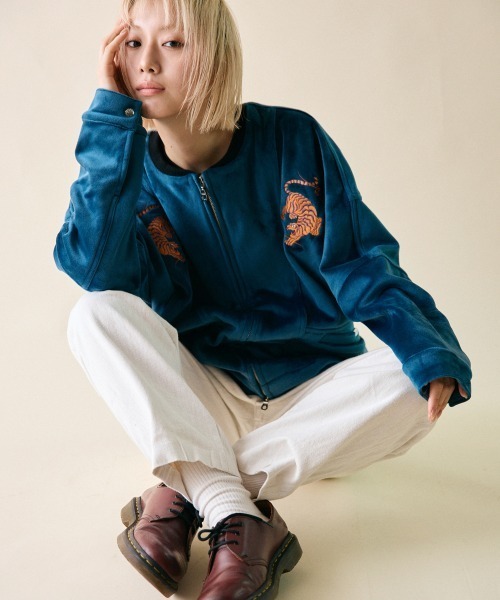 rehacer（レアセル）の「rehacer :  Dolman Wide Souvenir Jacket / ドルマンスリーブワイド スーベニア ジャケット（スカジャン・レディース・ブルー/ブラック・SMALL/X-LARGE/LARGE）」の10枚目の写真