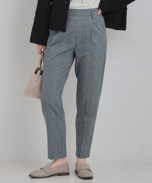 SHOO・LA・RUE（シューラルー）の「【洗濯機可/S-LL】美脚見え あったか裏起毛 テーパードパンツ（その他パンツ・レディース・ブラウン系/オフホワイト/ブラック/グレー系1/レッド系1・03/04/02/01）」の3枚目の写真