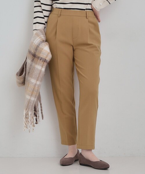 SHOO・LA・RUE（シューラルー）の「【洗濯機可/S-LL】美脚見え あったか裏起毛 テーパードパンツ（その他パンツ・レディース・ブラウン系/オフホワイト/ブラック/グレー系1/レッド系1・03/04/02/01）」の4枚目の写真