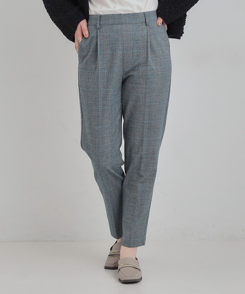 SHOO・LA・RUE（シューラルー）の「【洗濯機可/S-LL】美脚見え あったか裏起毛 テーパードパンツ（その他パンツ・レディース・ブラウン系/オフホワイト/ブラック/グレー系1/レッド系1・03/04/02/01）」の16枚目の写真
