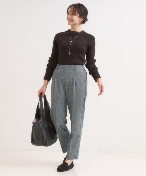 SHOO・LA・RUE（シューラルー）の「【洗濯機可/S-LL】美脚見え あったか裏起毛 テーパードパンツ（その他パンツ・レディース・ブラウン系/オフホワイト/ブラック/グレー系1/レッド系1・03/04/02/01）」の9枚目の写真