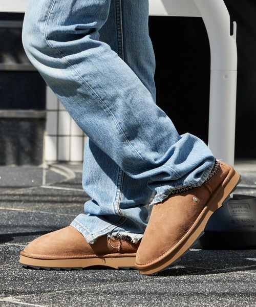 EMU Australia（エミューオーストラリア）の「EMU Australia/エミュオーストラリア Sharky Scuff シープスキン ムートンスリッポン（スリッポン・レディース・ブラウン/ブラック・8/7/6）」の5枚目の写真