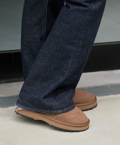 EMU Australia（エミューオーストラリア）の「EMU Australia/エミュオーストラリア Sharky Scuff シープスキン ムートンスリッポン（スリッポン・レディース・ブラウン/ブラック・8/7/6）」の20枚目の写真