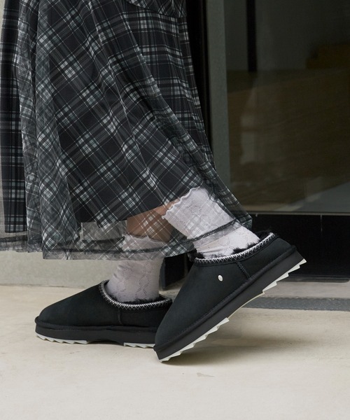 EMU Australia（エミューオーストラリア）の「EMU Australia/エミュオーストラリア Sharky Scuff シープスキン ムートンスリッポン（スリッポン・レディース・ブラウン/ブラック・8/7/6）」の15枚目の写真