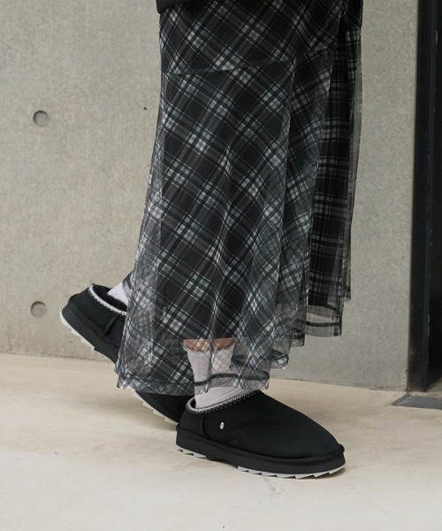 EMU Australia（エミューオーストラリア）の「EMU Australia/エミュオーストラリア Sharky Scuff シープスキン ムートンスリッポン（スリッポン・レディース・ブラウン/ブラック・8/7/6）」の16枚目の写真