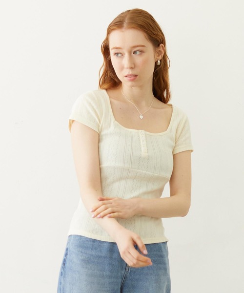 MILKFED.(ミルクフェド)の「HENLEY NECK S/S TOP(Tシャツ/カットソー・レディース・オフホワイト/ライトピンク/ブラック・ONE SIZE)」の2枚目の写真