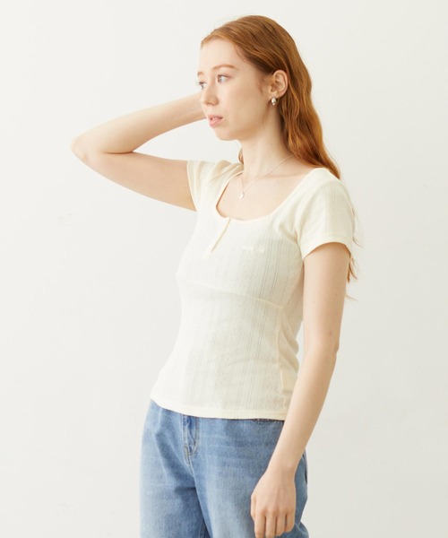 MILKFED.(ミルクフェド)の「HENLEY NECK S/S TOP(Tシャツ/カットソー・レディース・オフホワイト/ライトピンク/ブラック・ONE SIZE)」の4枚目の写真