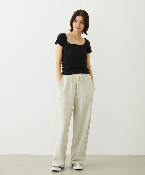 MILKFED.(ミルクフェド)の「HENLEY NECK S/S TOP(Tシャツ/カットソー・レディース・オフホワイト/ライトピンク/ブラック・ONE SIZE)」の15枚目の写真
