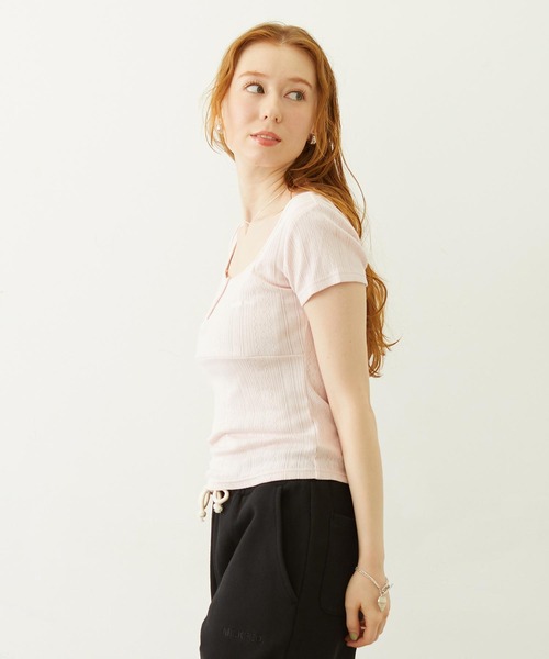 MILKFED.(ミルクフェド)の「HENLEY NECK S/S TOP(Tシャツ/カットソー・レディース・オフホワイト/ライトピンク/ブラック・ONE SIZE)」の17枚目の写真