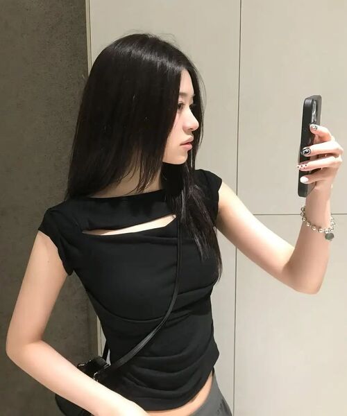 FLAREUP(フレアアップ)の「アシンメトリードレープロールアップTシャツ(FL-165_グレー)(Tシャツ/カットソー・レディース・グレー・OS)」の5枚目の写真