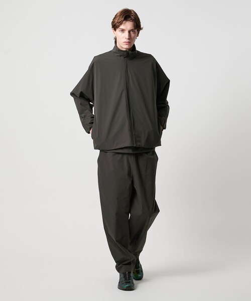 UNITED ARROWS & SONS by DAISUKE OBANA（ユナイテッドアローズアンドサンズバイダイスケオバナ）の「＜D.O UNITED ARROWS BY DAISUKE OBANA＞ TFT WIDE TPD PANTS/イージーパンツ（その他パンツ・メンズ・ダークグリーン/オリーブ/ライトグレー・XL/M/L/S）」の6枚目の写真