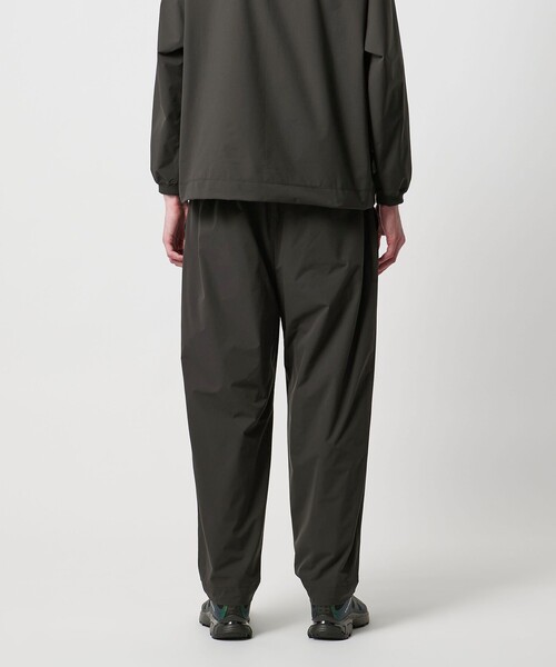 UNITED ARROWS & SONS by DAISUKE OBANA（ユナイテッドアローズアンドサンズバイダイスケオバナ）の「＜D.O UNITED ARROWS BY DAISUKE OBANA＞ TFT WIDE TPD PANTS/イージーパンツ（その他パンツ・メンズ・ダークグリーン/オリーブ/ライトグレー・XL/M/L/S）」の15枚目の写真