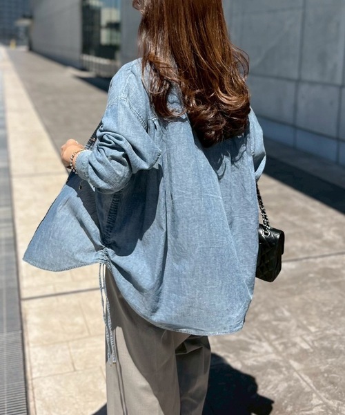Emma Taylor(エマテイラー)の「【秋に活躍!】シルエット変更可!シアーデニムドロストシャツ(シャツ/ブラウス・レディース・ブルー/グレー・FREE)」の10枚目の写真
