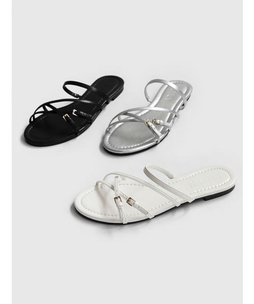 SAPPUN(サプン)の「Leons Buckle Strap Slippers (1cm)(サンダル・レディース・ホワイト/ブラック/シルバー・22.5cm/23cm/23.5cm/24cm/24.5cm/25cm/25.5cm)」の4枚目の写真