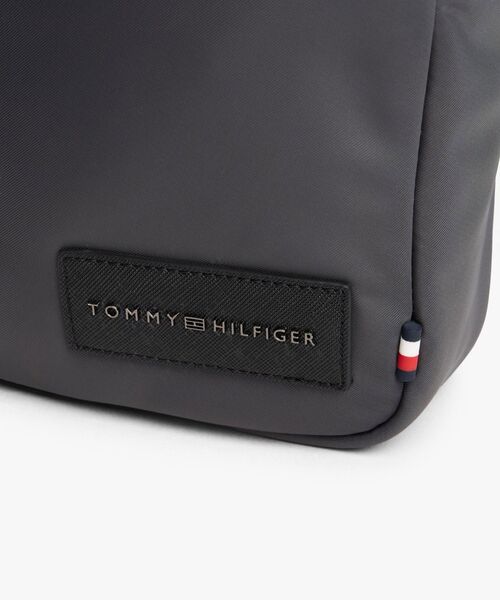 TOMMY HILFIGER(トミーヒルフィガー)の「ミニショルダーバッグ(ボディバッグ/ウエストポーチ・メンズ・グレー・FREE)」の3枚目の写真