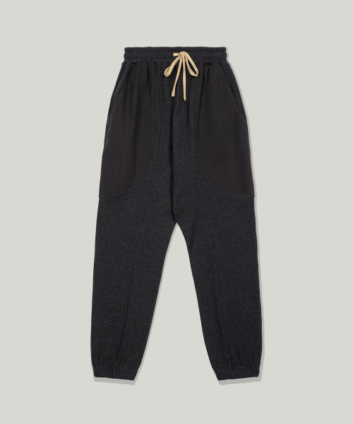 FLAWSROOM（フローズルーム）の「Round Panel Jogger Pants [CHARCOAL]（スウェットパンツ・レディース・その他・LARGE/MEDIUM）」の2枚目の写真