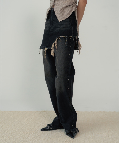ZIZEMUSEUM(ジゼミュージアム)の「STUD DENIM SKIRT LAYERED PANTS (BLACK)(デニムパンツ・レディース・その他・SMALL/MEDIUM/LARGE)」の4枚目の写真