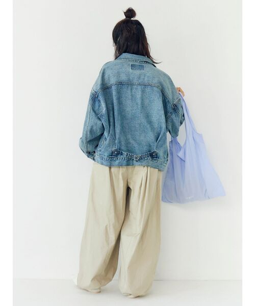 Ungrid(アングリッド)の「ルーズシルエットデニムジャケット(デニムジャケット・レディース・ブルー・FREE)」の2枚目の写真