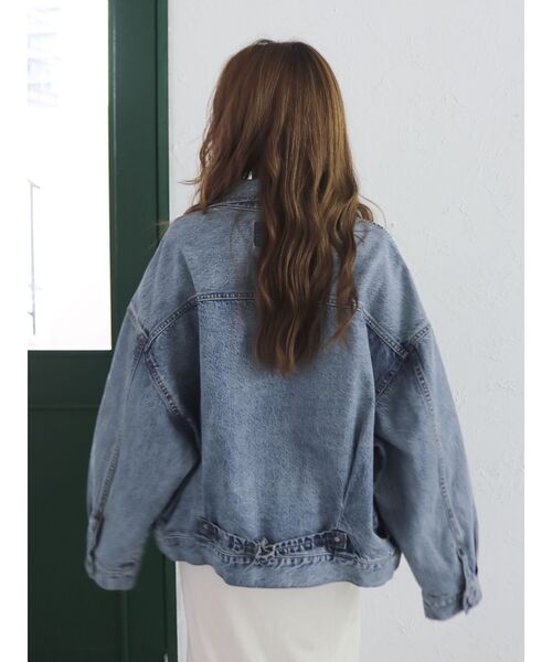 Ungrid(アングリッド)の「ルーズシルエットデニムジャケット(デニムジャケット・レディース・ブルー・FREE)」の11枚目の写真