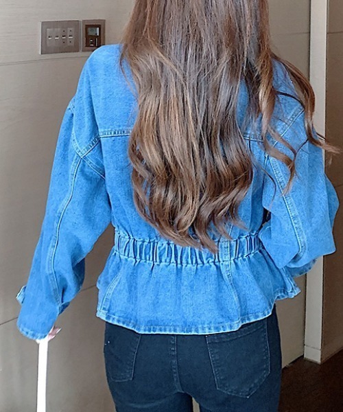 emi+(エミプラス)の「ペプラムシルエットデニムジャケット(デニムジャケット・レディース・ブルー・FREE)」の3枚目の写真