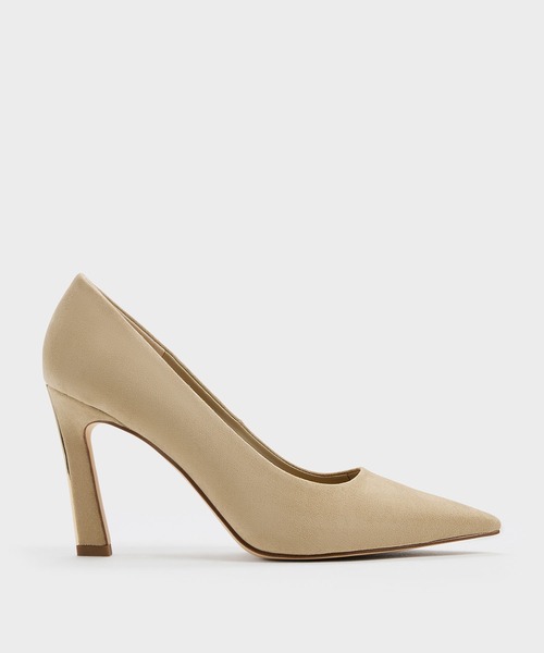 CHARLES & KEITH(チャールズ & キース)の「Kerra ケラ ポインテットパンプス(パンプス・レディース・ベージュ/ブラック・25.5cm/25cm/24.5cm/23.5cm/23cm/22.5cm)」の6枚目の写真