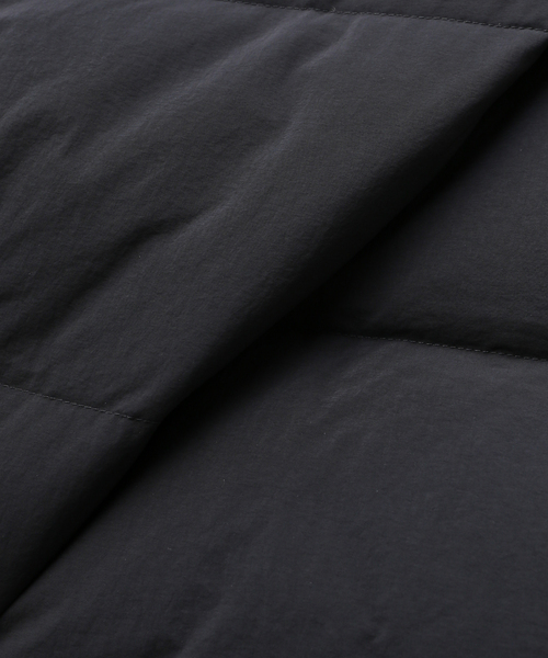 JOURNAL STANDARD（ジャーナルスタンダード）の「ナイロンタフタダウンベスト（ダウンベスト・レディース・ブルー系その他/ブラック・FREE）」の10枚目の写真