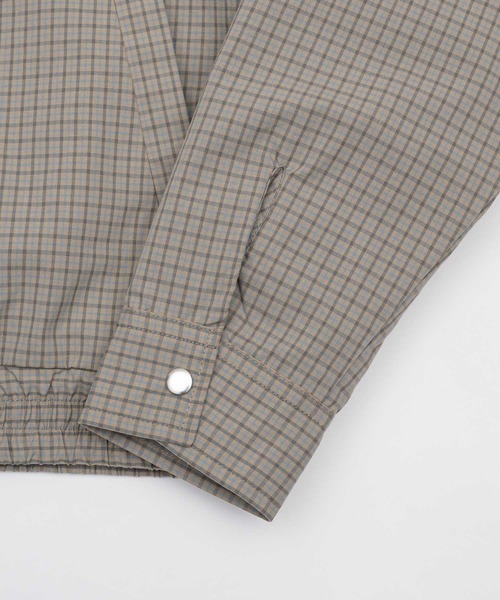 FEKETE（フェケテ）の「check frill shirt blouson / チェックフリルシャツブルゾン（ブルゾン・レディース・ブラック/ベージュ・LARGE/MEDIUM/SMALL）」の5枚目の写真