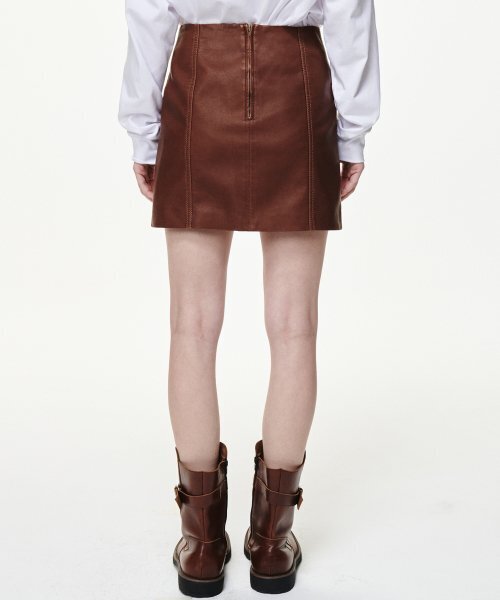 B QUIET(ビークワイエット)の「FAUX LEATHER WASHED MINI SKIRTS_TAN BROWN(スカート・レディース・その他・MEDIUM/SMALL)」の8枚目の写真