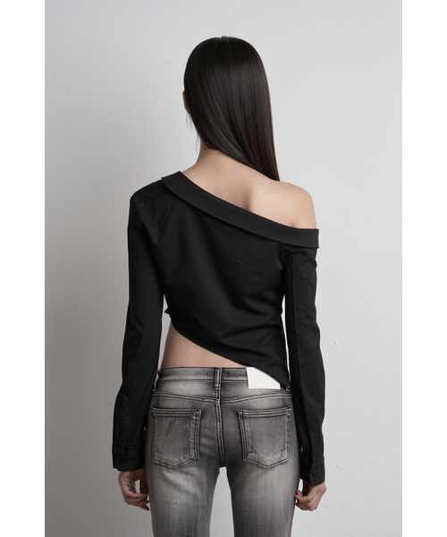 SYNERJYN(シナジン)の「FLOW UNBALANCED CROP SHIRT BLACK(シャツ/ブラウス・レディース・その他・SMALL/MEDIUM)」の3枚目の写真