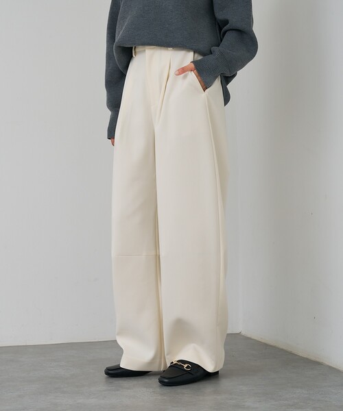 abahouse mavie（アバハウスマヴィ）の「【後ろウエストゴム】ダブルクロスカーブパンツ（スラックス・レディース・オフホワイト/ブラック・36/38/40）」の2枚目の写真