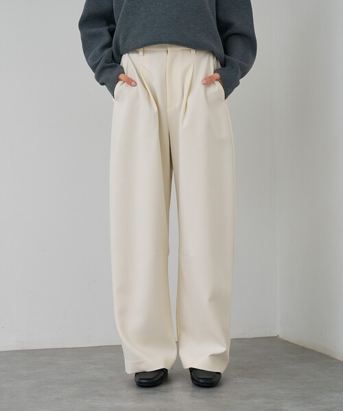 abahouse mavie（アバハウスマヴィ）の「【後ろウエストゴム】ダブルクロスカーブパンツ（スラックス・レディース・オフホワイト/ブラック・36/38/40）」の12枚目の写真