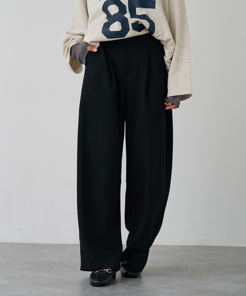 abahouse mavie（アバハウスマヴィ）の「【後ろウエストゴム】ダブルクロスカーブパンツ（スラックス・レディース・オフホワイト/ブラック・36/38/40）」の19枚目の写真