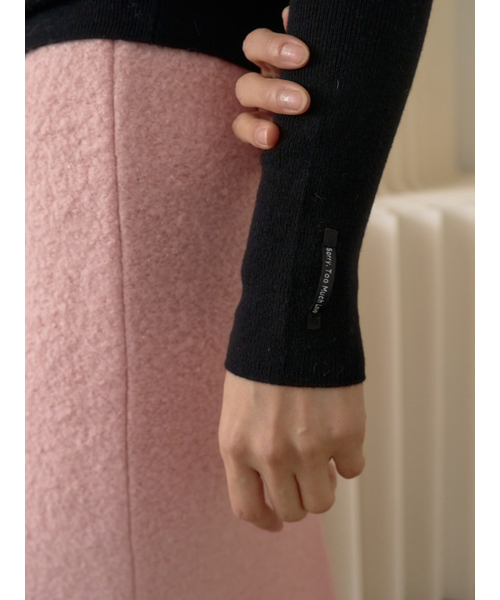 Sorry,Too Much Love(ソーリートゥーマッチラブ)の「Soft Fine Rib Turtleneck Knit_Black(ニット/セーター・レディース・その他・FREE)」の3枚目の写真