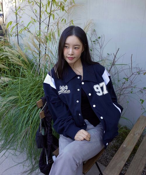 PRENDA(プレンダ)の「SWEAT VARSITY JACKET NAVY(スタジャン・レディース・その他・SMALL)」の4枚目の写真